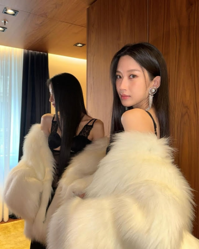 Actress Moon Ga young the new ambassador of luxury fashion brand Dolce Gabbana 2