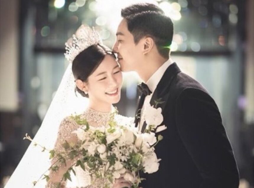 Korean celebrity couple Lee Seung gi and Lee Da in welcome their first child