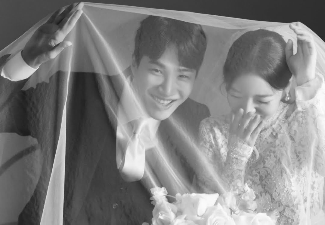 Kim Ki ri Moon Ji in Wedding Photos Ceremony Details More